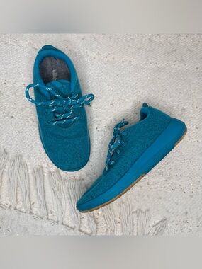 Allbirds bright teal blue wool sneakers runners 8